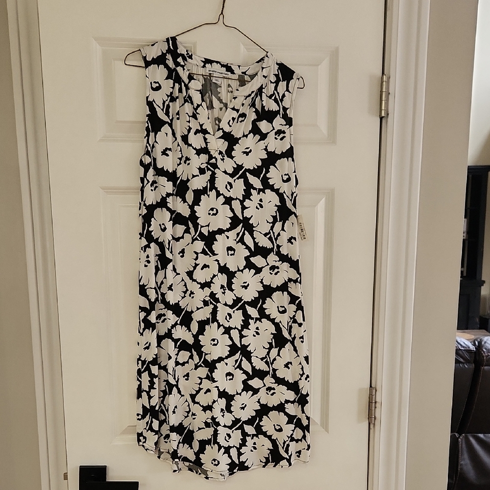 Amazon Essentials Monochrome Floral Dress